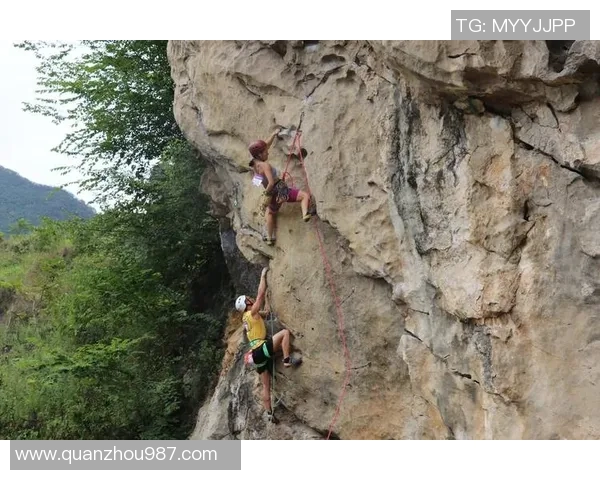 攀岩巨献：深入揭秘北京攀岩队的力量与激情之旅