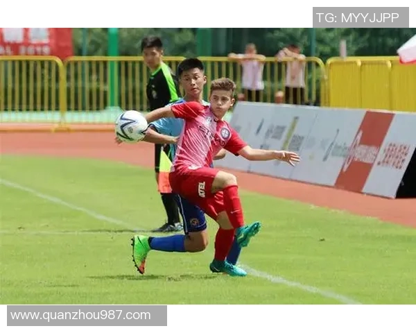 赛后分析：上海足球队与杭州足球队的比赛节奏与战术对比探讨